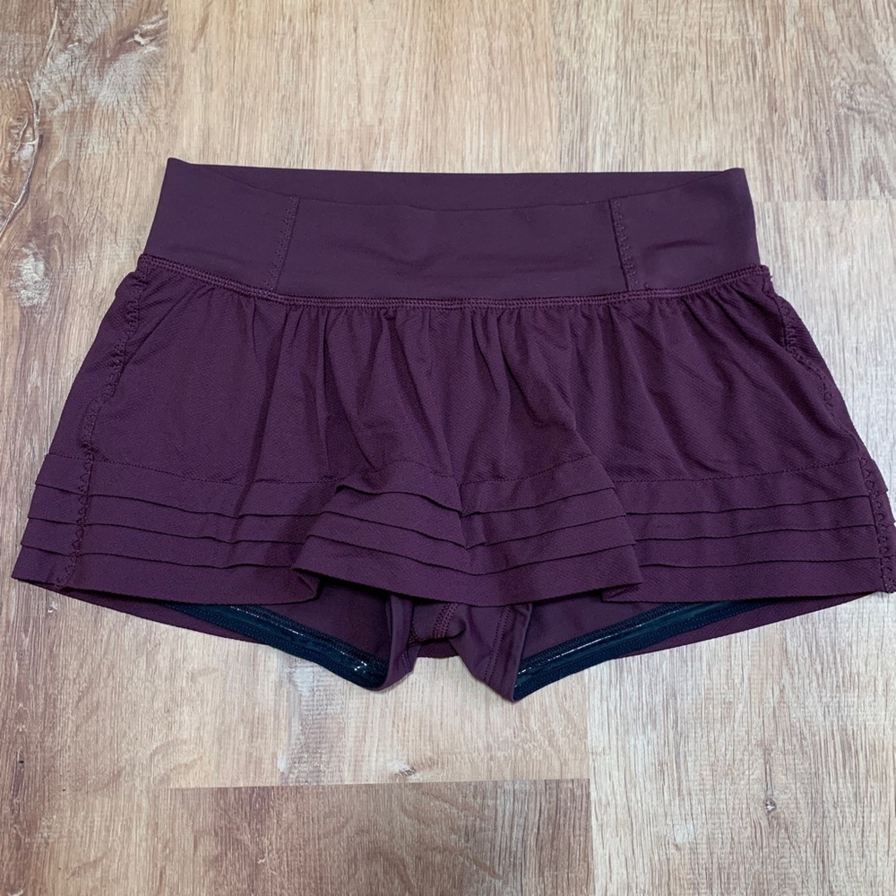 Lululemon skirt short size 6